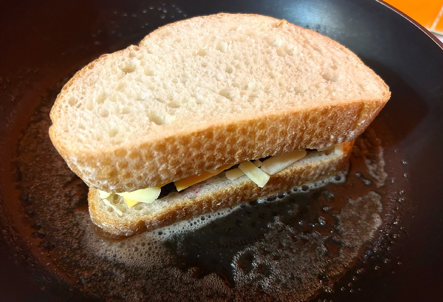 ブラックカラントのグリルドチーズサンド