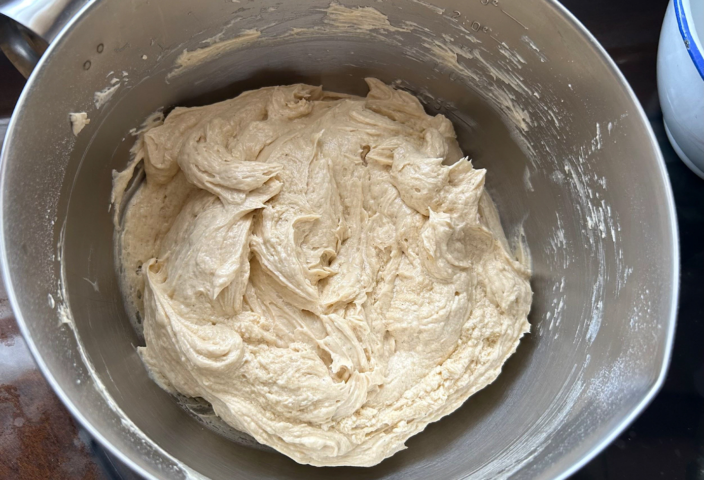 ブラックカラントと米粉の蜂蜜ケーキ