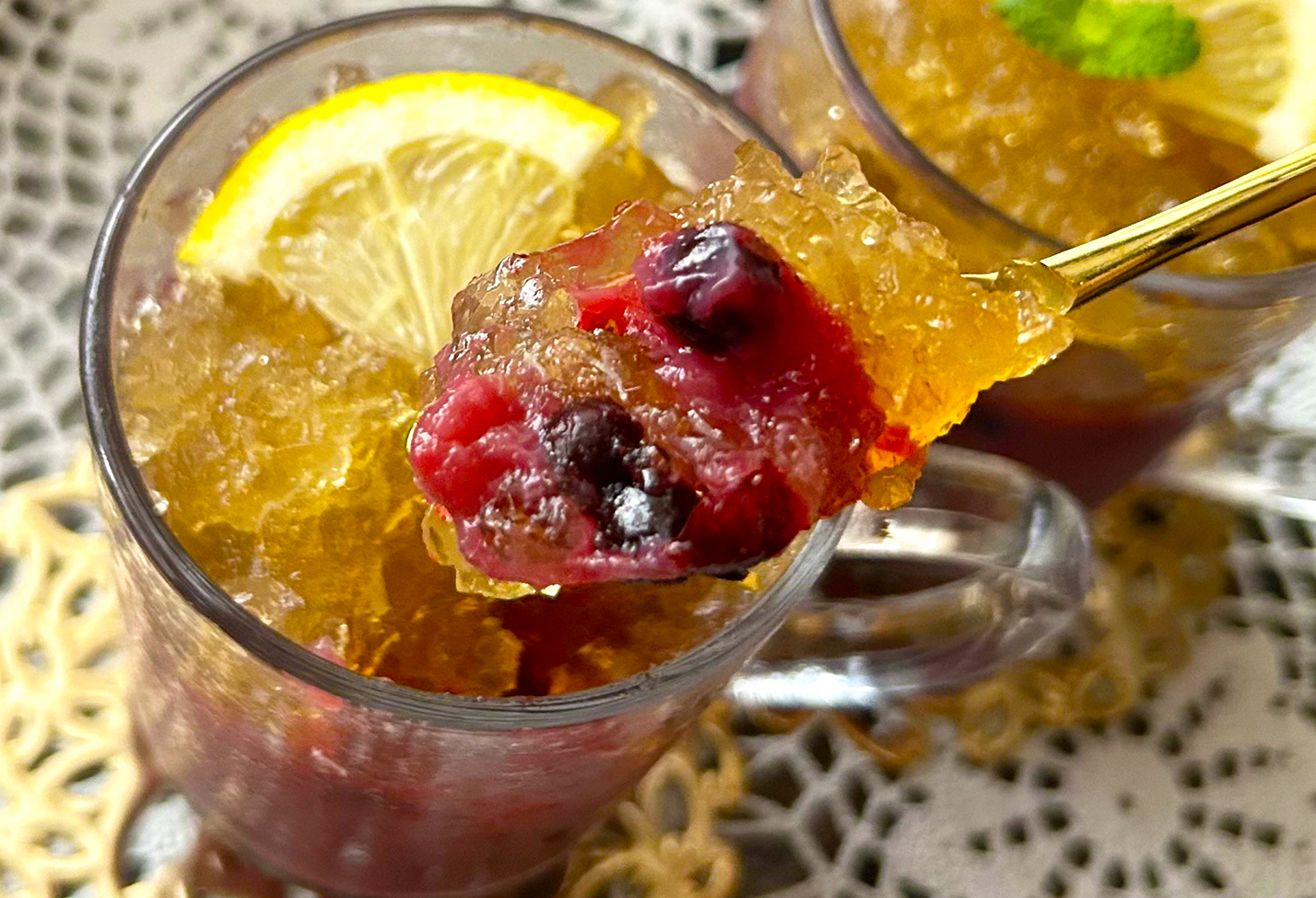 抹茶とブラックカラントのエナジーボール